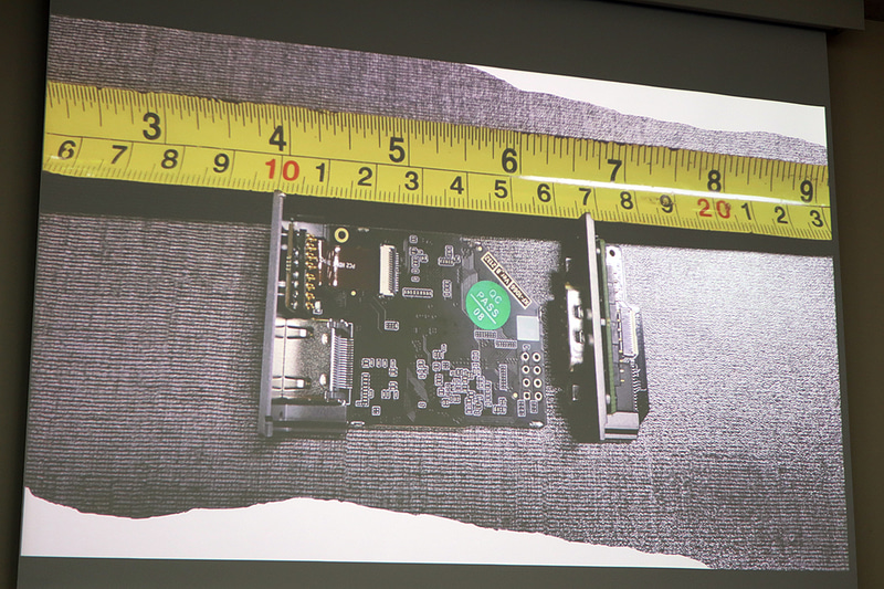 キャプチャモジュール(左)とシリアルポートモジュール(右)