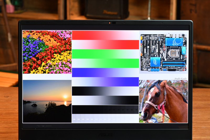 有機ELは発色がよく、黒が引き締まり、コントラストがハッキリしている