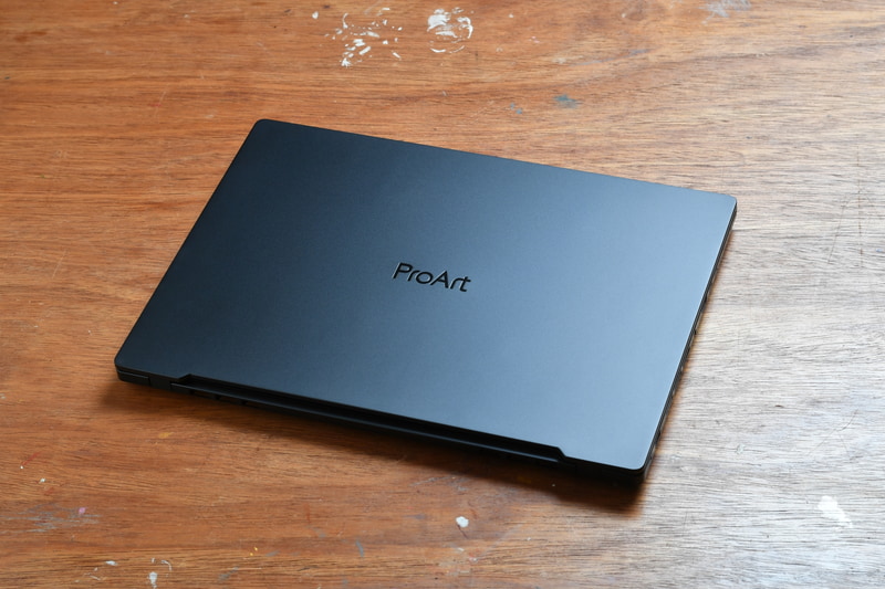 本体サイズは362×264×19.9～21.86mm(幅×奥行き×高さ)、重量は約2.35kg