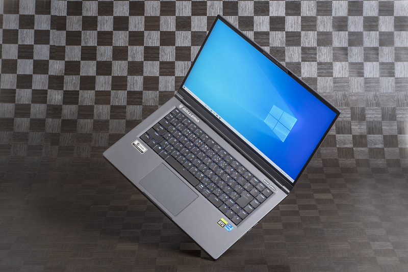 サードウェーブとインテルの共同開発で生まれたフルHDゲーミングノート「<a href="https://www.dospara.co.jp/5shopping/detail_prime.php?mc=10484&sn=0" class="n" target="_blank">GALLERIA UL7C-R37</a>」。同社の直販サイトで21万9,980円で販売中(12月13日時点)。RTX 3060を搭載したモデル(<a href="https://www.dospara.co.jp/5shopping/detail_prime.php?mc=10485&sn=0" class="n" target="_blank">UL7C-R36</a>)もある