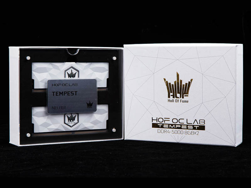 HOFシリーズの代名詞であるダイヤモンドカットしたヒートシンクは健在