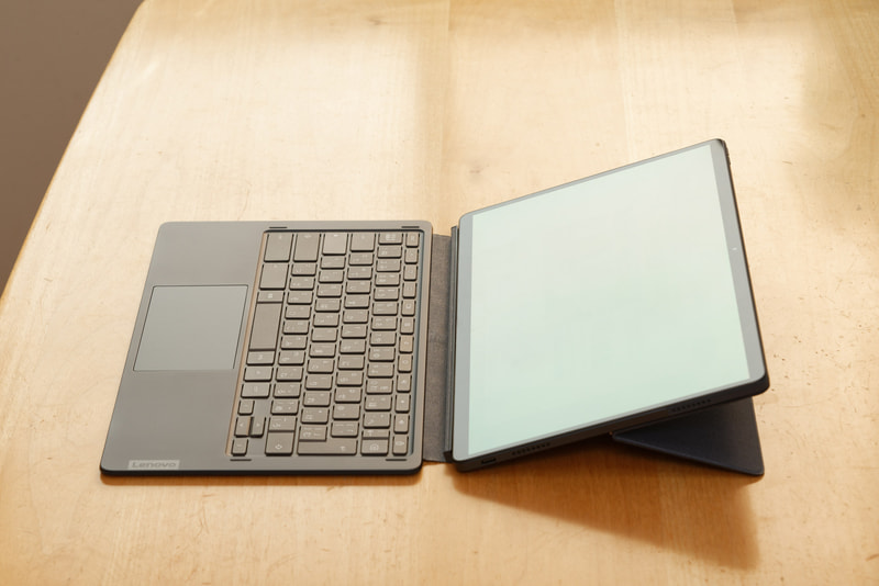 無段階で角度設定が可能。ほとんど寝かせた状態でも使える