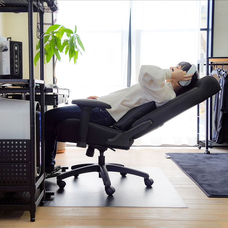 150度まで倒せるリクライニング