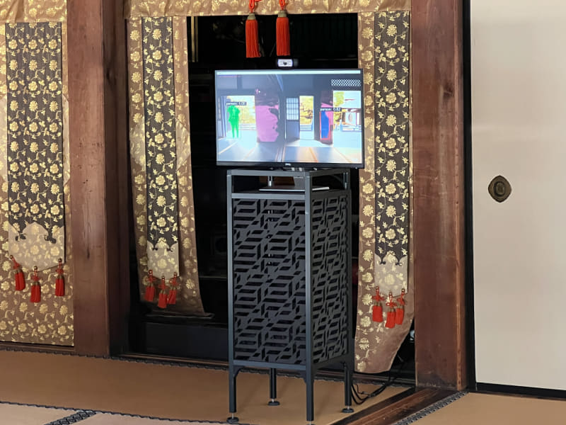 方丈の中に設置されたSemantic Segmentationを利用したAI。人間や携帯電話などを認識している