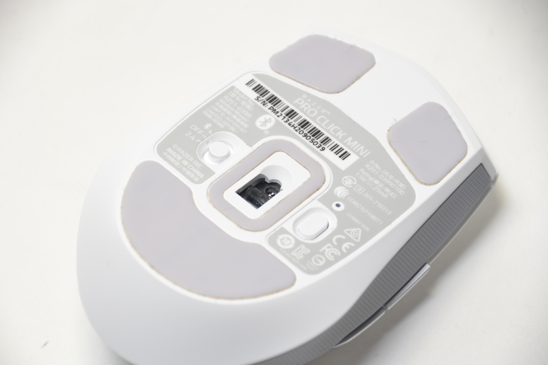 ソールはセンサー周りにも貼られており、面積はかなり広め