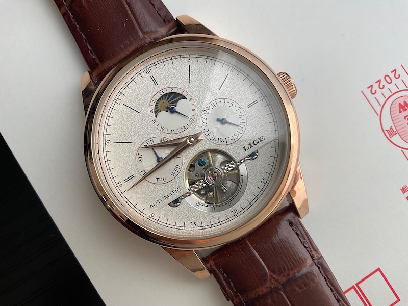 案の定、誇大広告だった。きっと販売店はトゥールビヨンが何であるのか理解していないのだろう