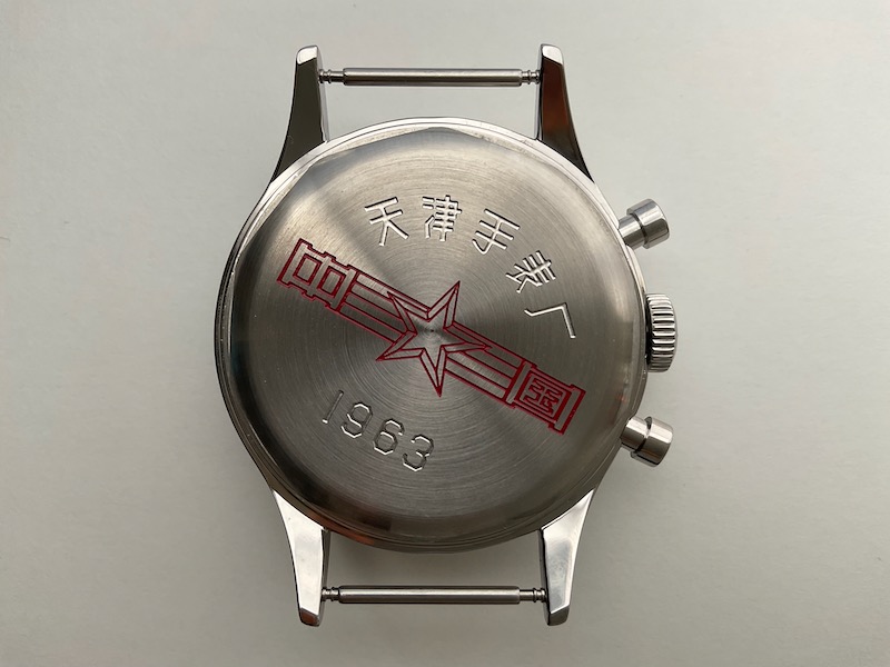 この力強い共産デザイン。自分が子供の頃の中国物産はこのノリだったと懐かしむ