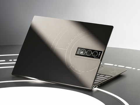 ASUS、天板に3.5型OLEDを搭載し宇宙耐久仕様のZenbookノート - PC Watch