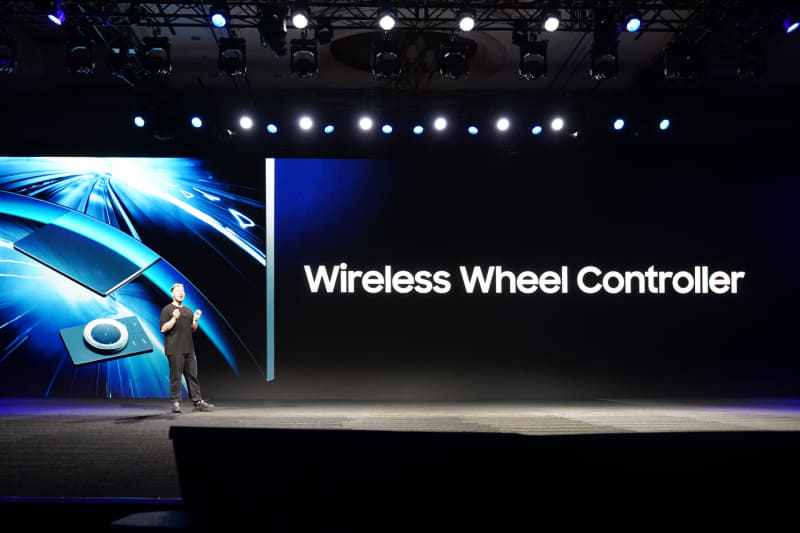 ワイヤレスコントローラが付属