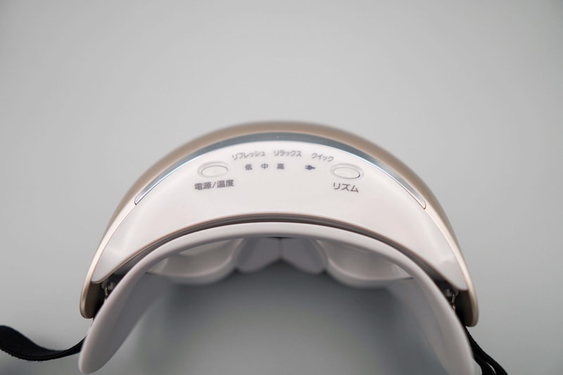 本体上部に2つのスイッチ