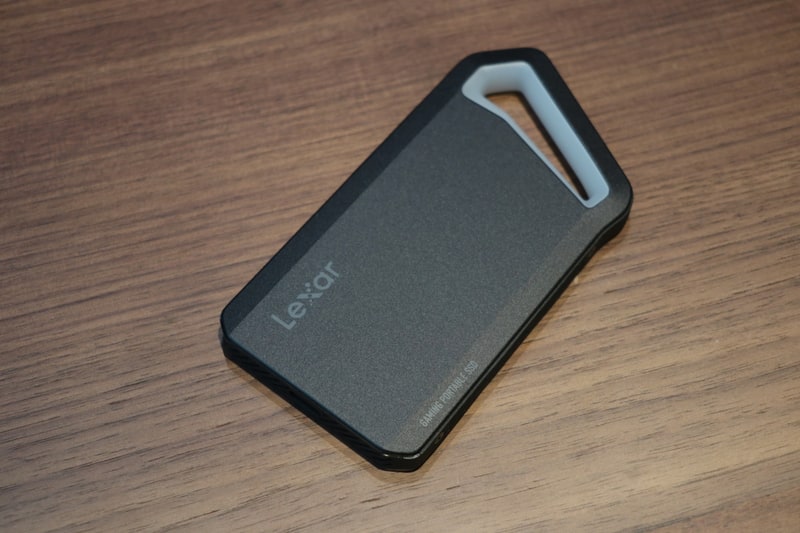 角に丸みを帯びた五角形のフォルム