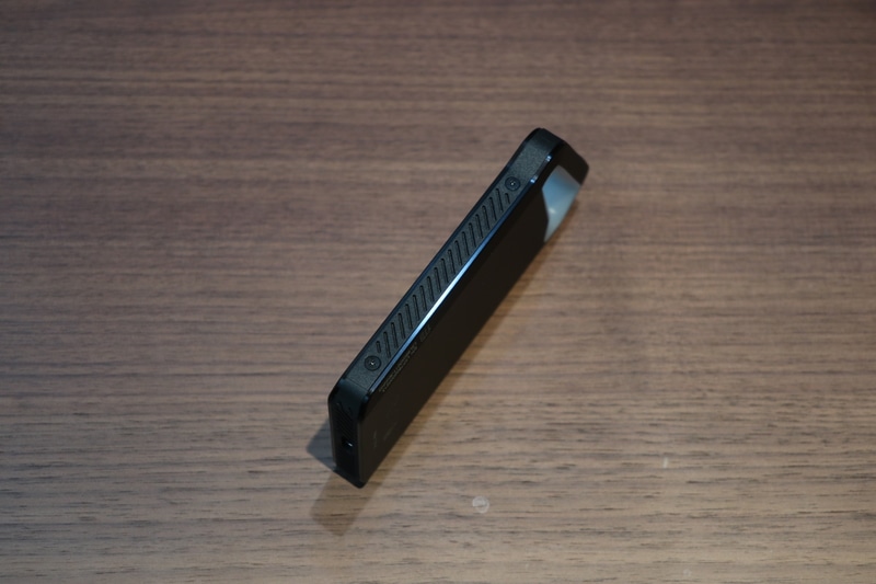 側面にもデザインが入っている