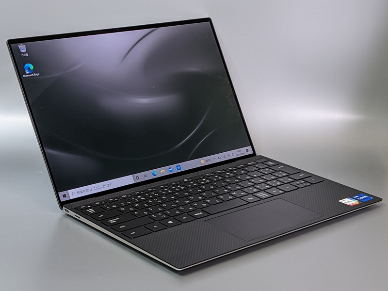デル「<a href="https://www.dell.com/ja-jp/shop/cty/pdp/spd/XPS-13-9310-laptop" class="n" target="_blank">XPS 13</a>」。画面サイズは13.3型、OSはWindows 10