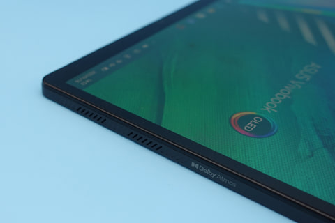 Hothotレビュー】OLED搭載で約10万円。コスパ抜群の2in1 ASUS