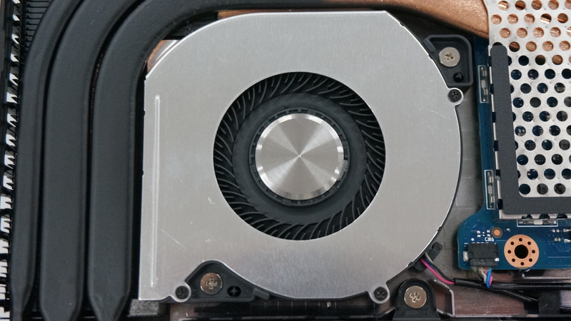 VAIO SX14およびVAIO SX12に搭載された新しいファン。VAIO Zで開発された高性能品がアレンジされている<br>※写真提供：VAIO株式会社