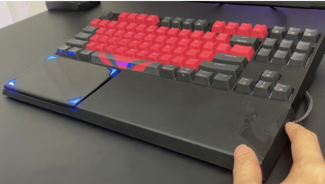 側面にプロファイル切り替えボタンを搭載