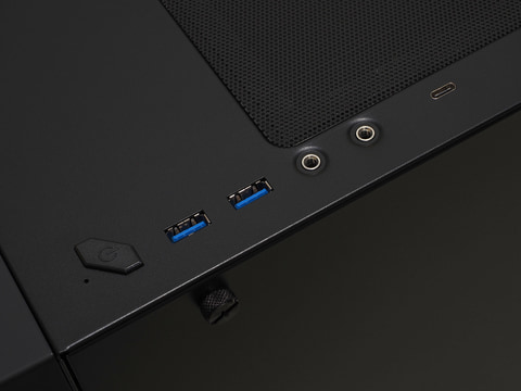 6年越しの新筐体は冷却力抜群！ユニットコムの新ゲーミングPCは必見の
