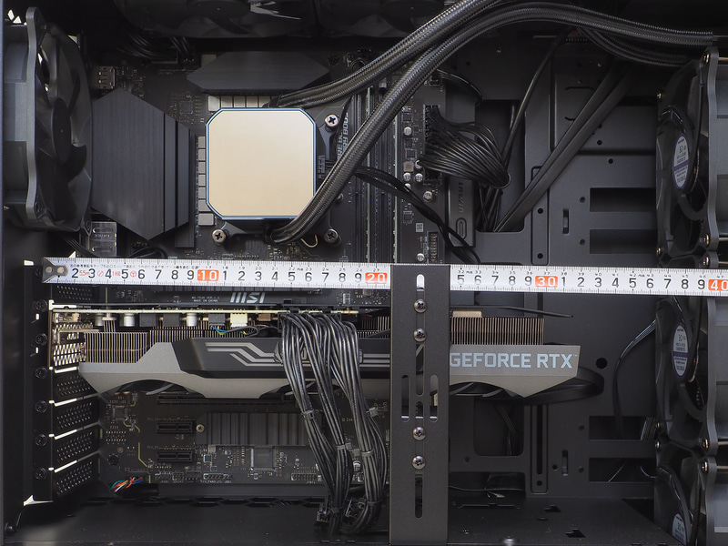 拡張カード搭載スペースは約39cm