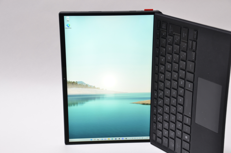 本体を傾けると画面が自動回転する