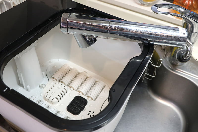 風呂場での給水は階をまたぐ移動で大変なので、台所で行なうことに