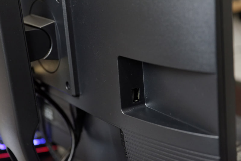 側面にUSB 2.0ポート