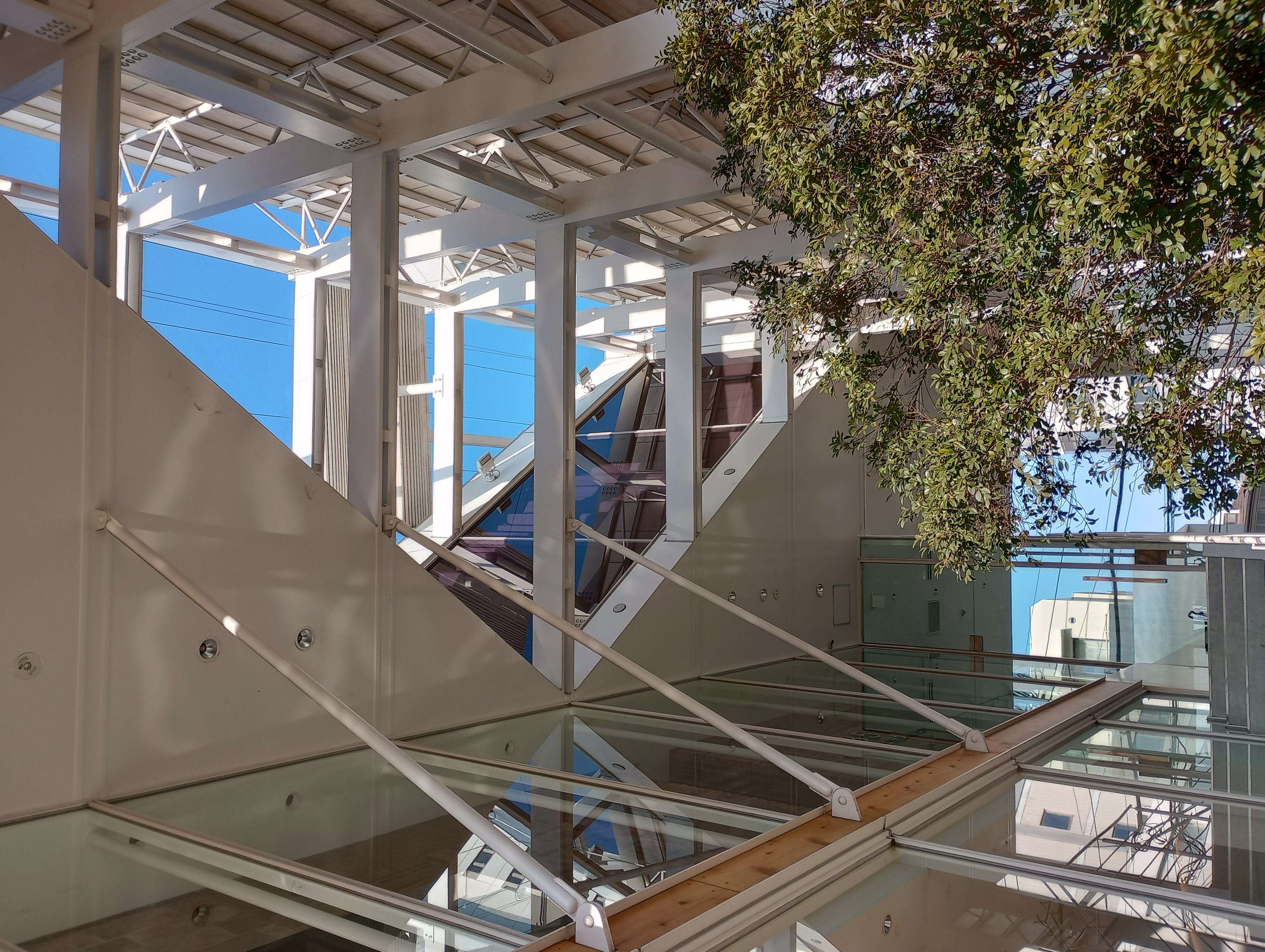 モデル:<a href="https://twitter.com/harukaofficial_" class="nn" target="_blank">春霞</a>＠<a href="http://net-age.co.jp/" class="n" target="_blank">NET-AGE</a>