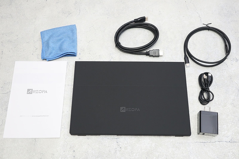 ACアダプタ、USB→USB Type-Cケーブル(電源供給用)、USB Type-Cケーブル、Mini HDMIケーブル、クリーニングクロスが付属