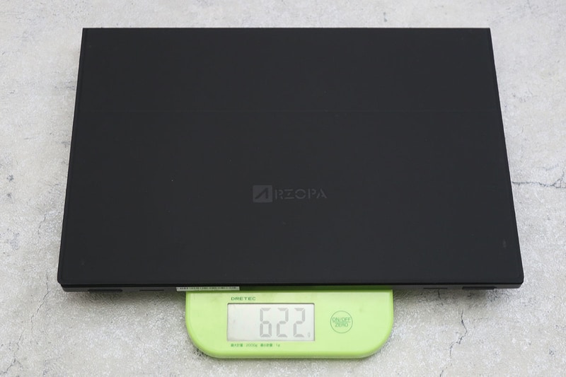 重量は622gと比較的軽い
