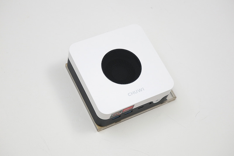 CDケースよりもフットプリントが小さい