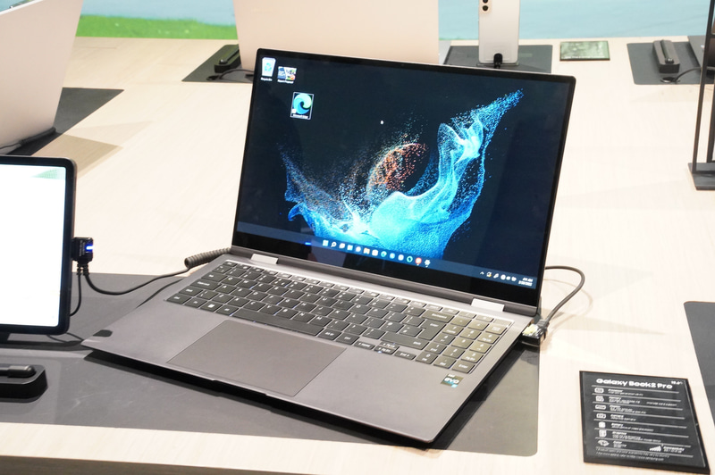 Galaxy Book2 Pro 360 15.６型