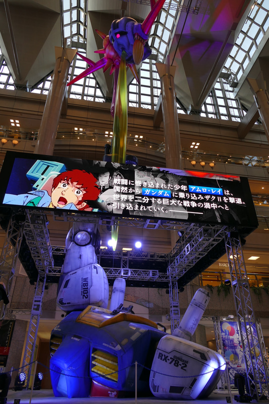 「ラストシューティング」を再現した全高約17mのバルーン<br>© 創通・サンライズ