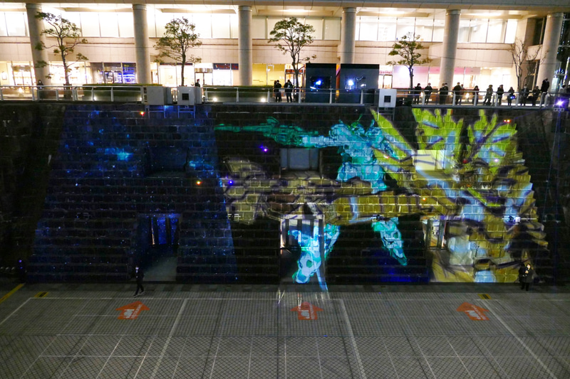 ユニコーンとバンシィ<br>© 創通・サンライズ