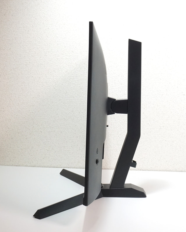 スタンド部分には13cmの範囲で高さを調整する機能が組み込まれている