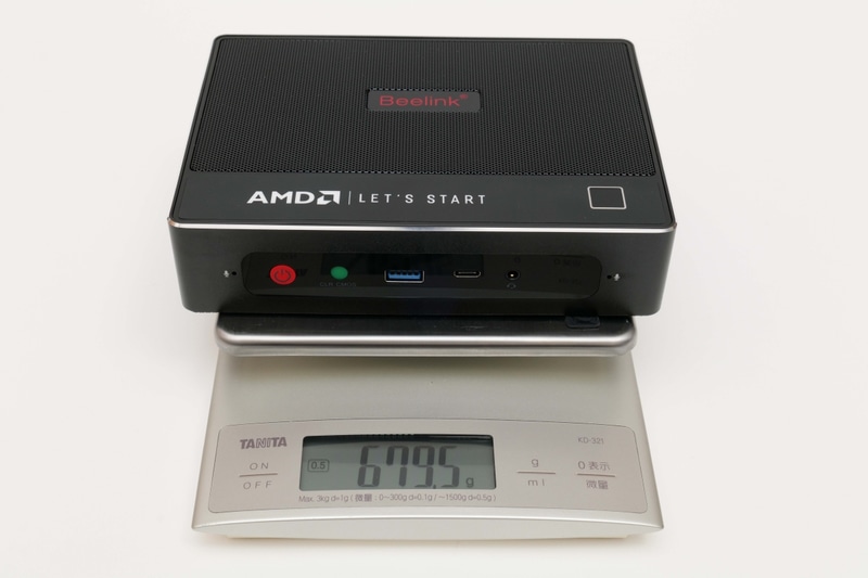 本体の実測重量は679.5g