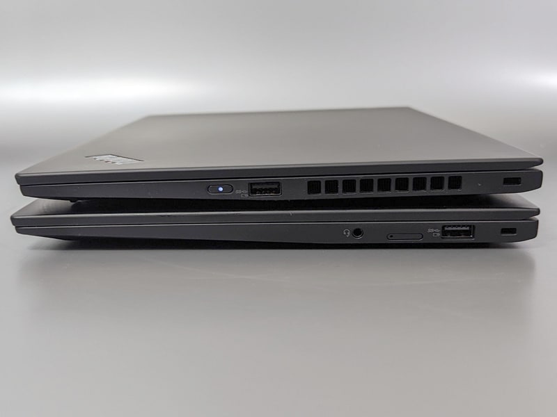 右側面。熱風を放出する排気口が省かれたのは大きなメリットだ。また電源ボタンはキーボード上部へと移動したため、画面を閉じた状態で押せなくなっている