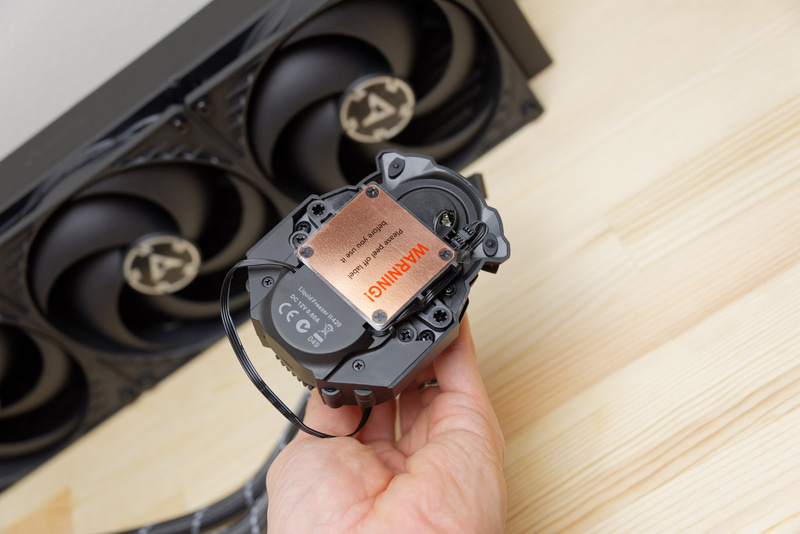 銅ベースのプレイトを採用