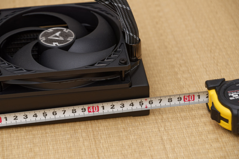 ラジエータ全体の長さは実測すると約459mm