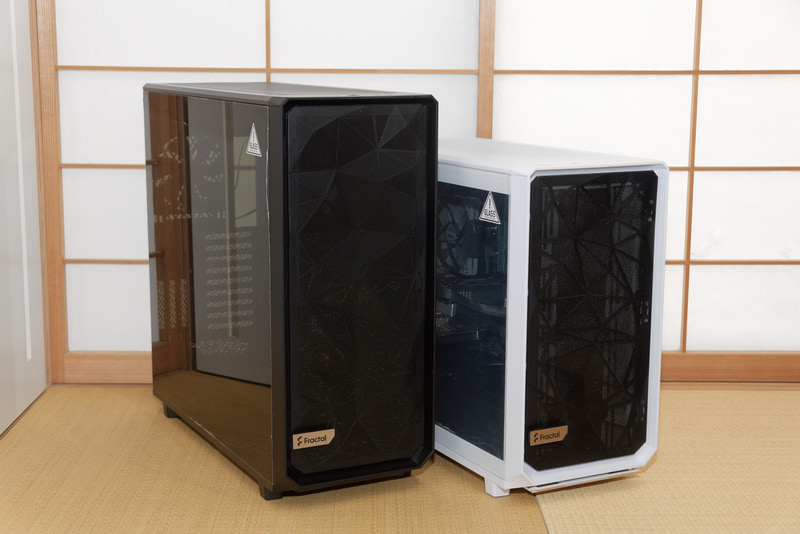 仕方がないのでフルタワーケース「Meshify 2 XL」(左)を購入した