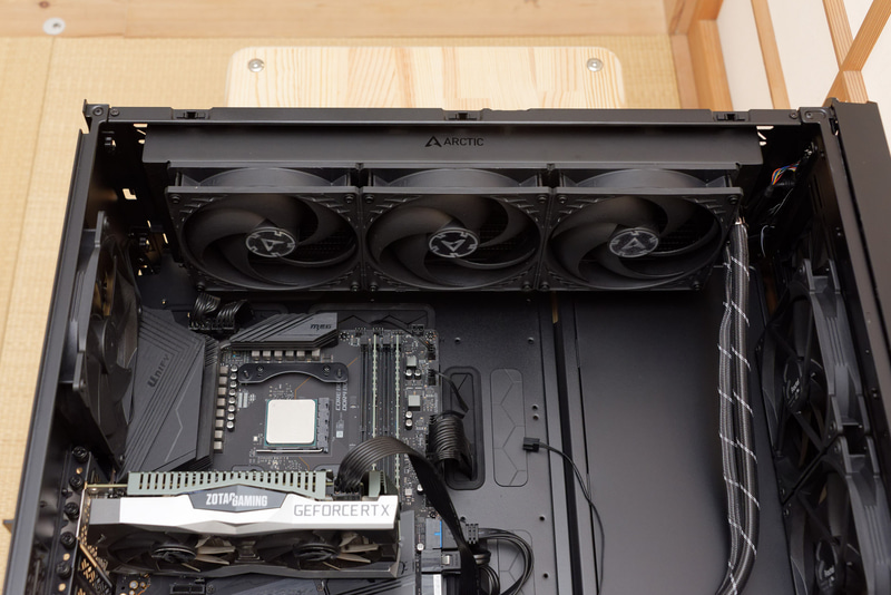 ケースに装着したところ