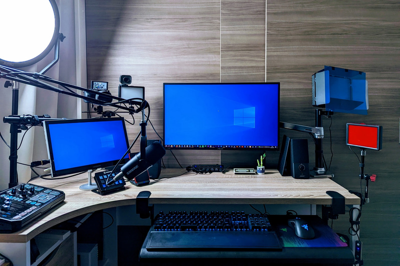 ウルトラワイドモニターを買う前のPCデスクの様子