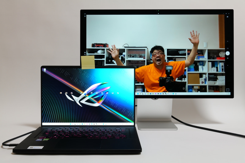 Studio Displayの1,200万画素超広角カメラ(F2.4)もROG Zephyrus M16から利用できる