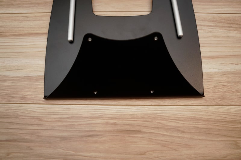 後にVESAのネジ穴