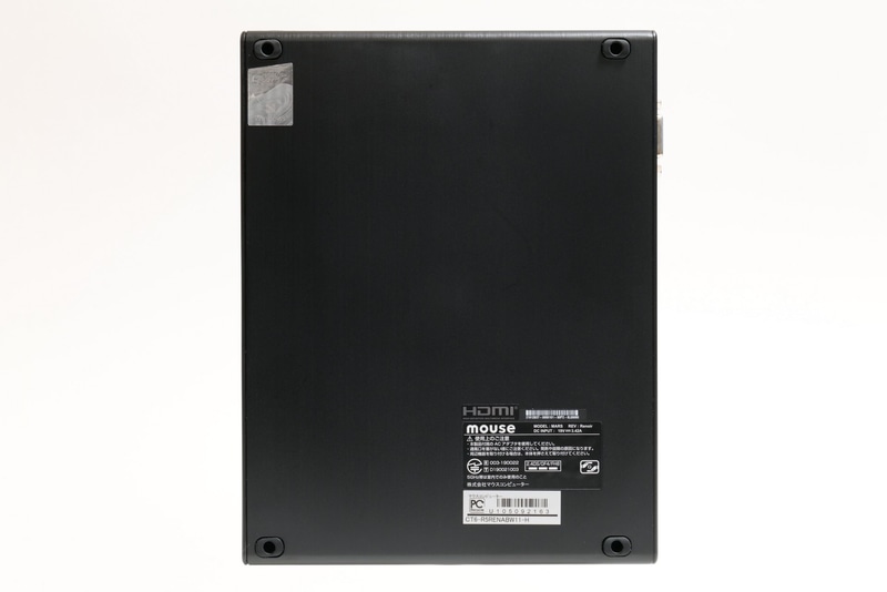 4隅にあるのは横置きするためのゴム足