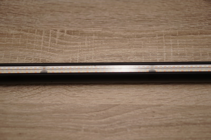 本体内部にはたくさんのLED