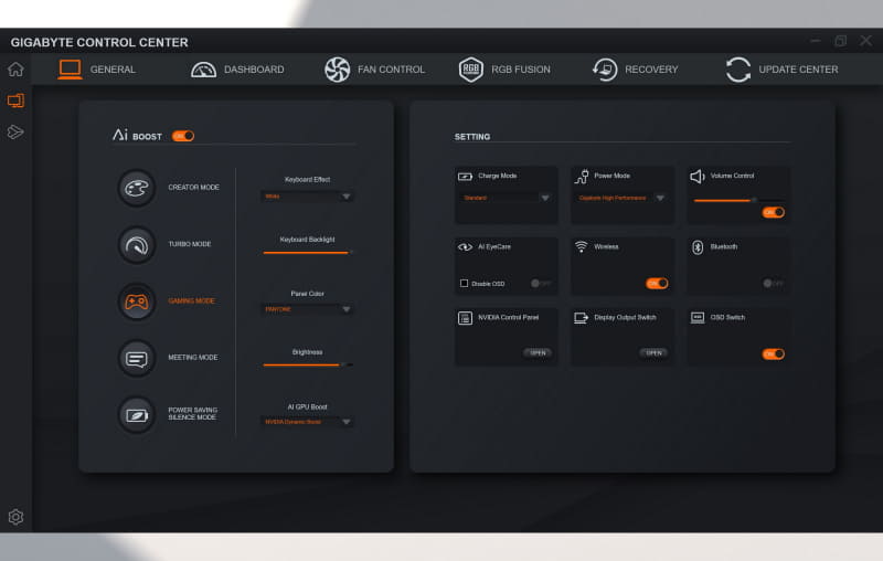 CPUとGPUのパフォーマンスを用途別に最適化するモードが用意されており、AIで使用アプリを自動で判断して切り換わる。たとえば、ゲームを起動するとGAMING MODEに、Premiere Proを起動するとCREATOR MODEといったように自動でモードが切り換わる。Control Centerユーティリティから手動で設定することも可能だ