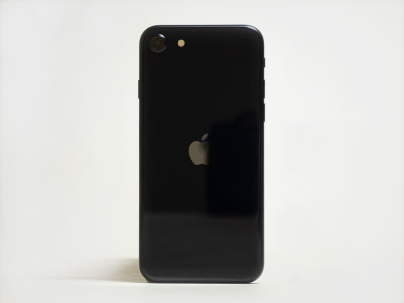 背面。左上に背面カメラ