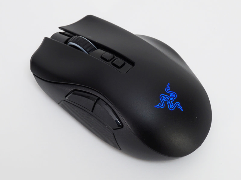 <a href="https://www2.razer.com/jp-jp/gaming-mice/razer-naga-pro" class="n" target="_blank">Naga Pro</a><br>実売価格：1万7,000円前後●接続方式：無線(USBレシーバ、Bluetooth)●ボタン数：最大20●センサー：Razer Focus+ 20K DPI●最大解像度：20,000DPI●最大加速度：50G●最大速度：650IPS●ポーリングレート：1,000Hz●駆動時間：約100時間(2.4GHzワイヤレス接続時、ライティングなし)●サイズ：74.5×119×43mm●重量：117g(12ボタン サイドプレート装着時)
