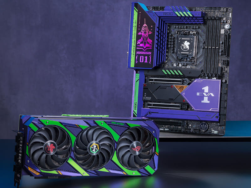 エヴァンゲリオンコラボモデルの「ROG-STRIX-RTX3090-O24G」(左)と「ROG MAXIMUS Z690 HERO」(右)