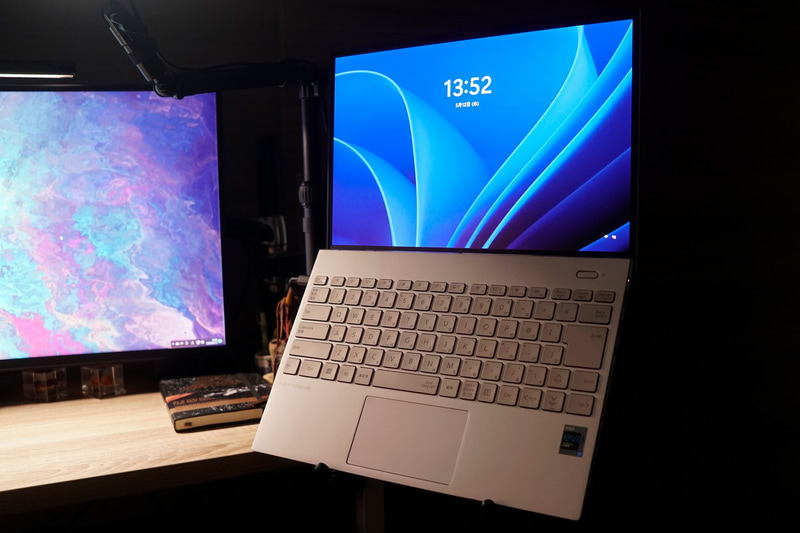 このようにリモートデスクトップ利用中は、ロック画面を出すか、画面を消すしかない