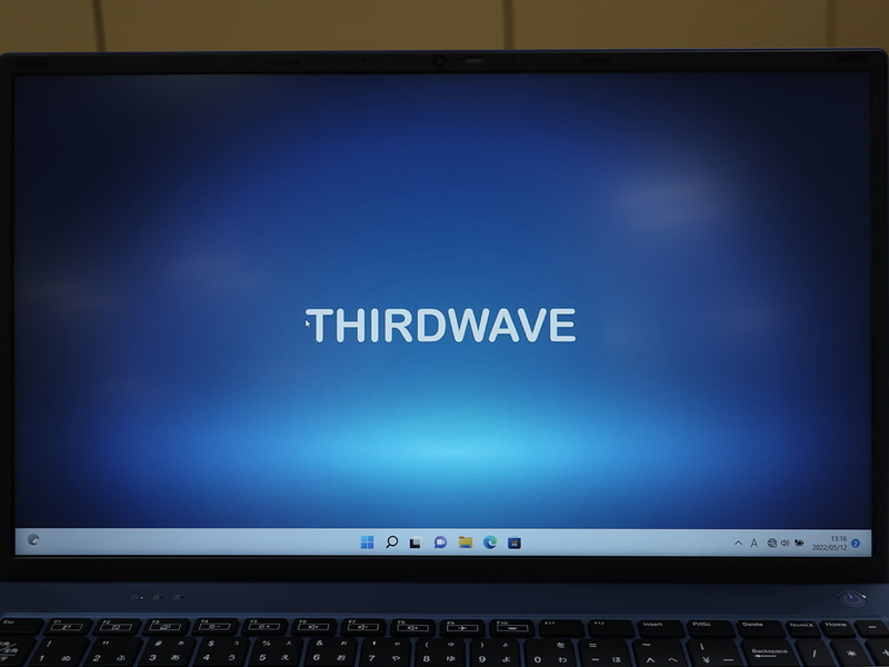 液晶は1,920×1,080ドット表示対応の15.6型。非光沢で映り込みが少ない